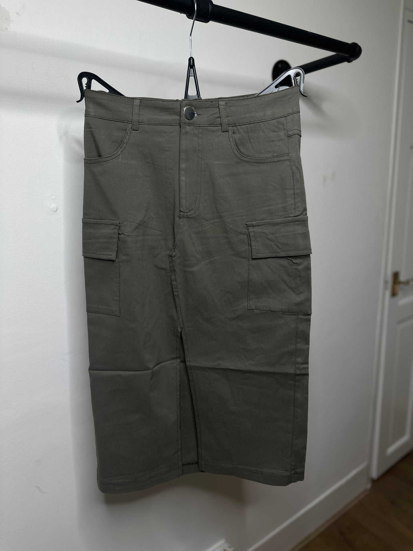 Cargo Style Midi Stretchy Skirt